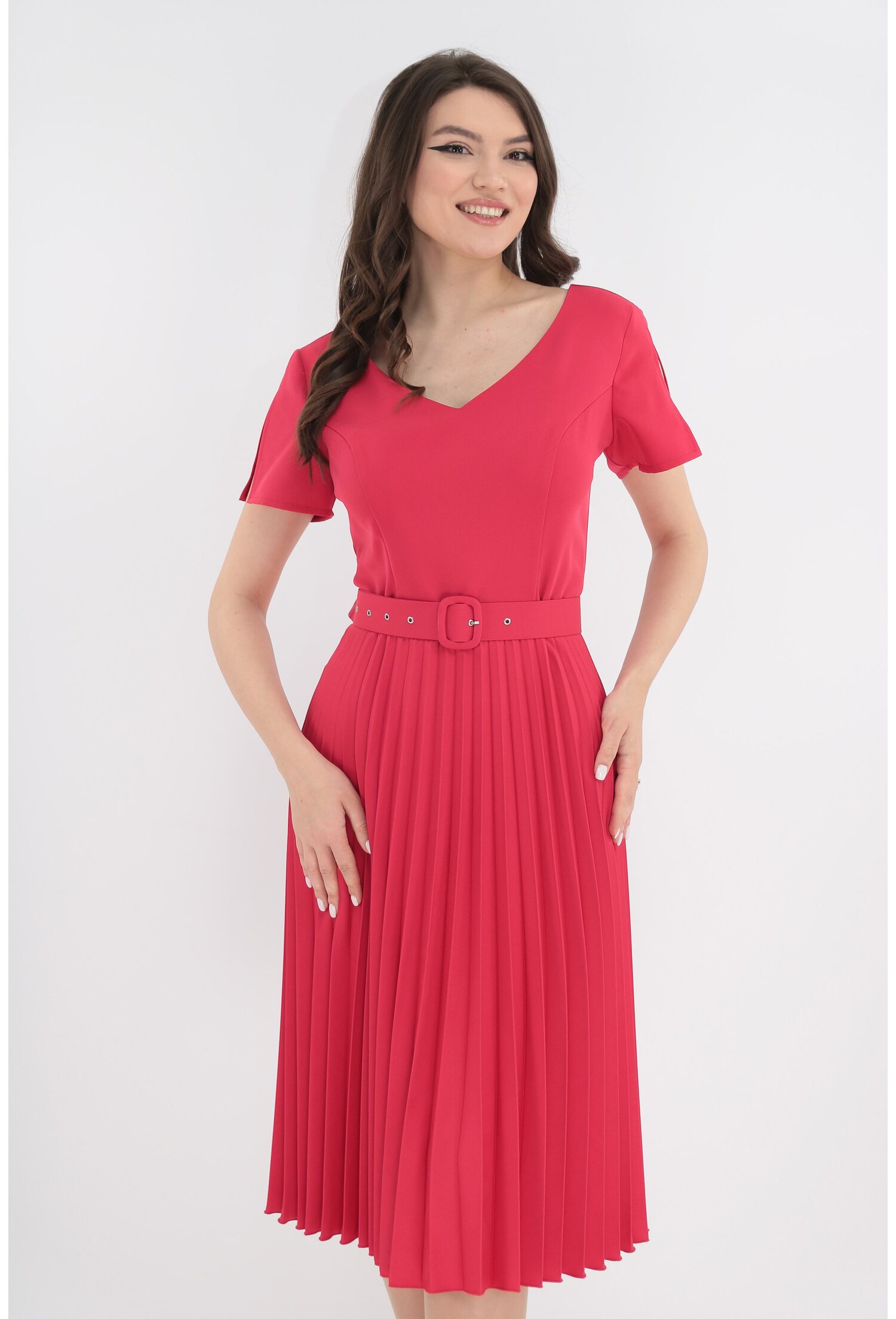 Rochie midi roz-grenadine din stofa plisata