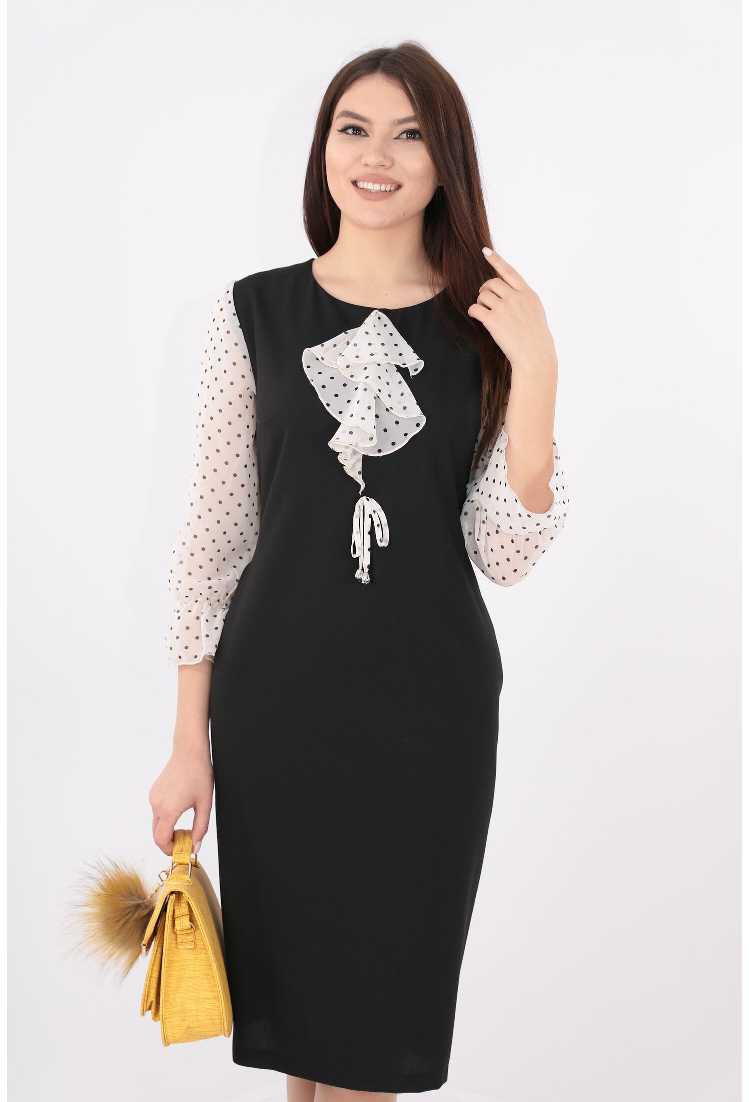 Rochie neagra cu maneci din voal alb cu buline