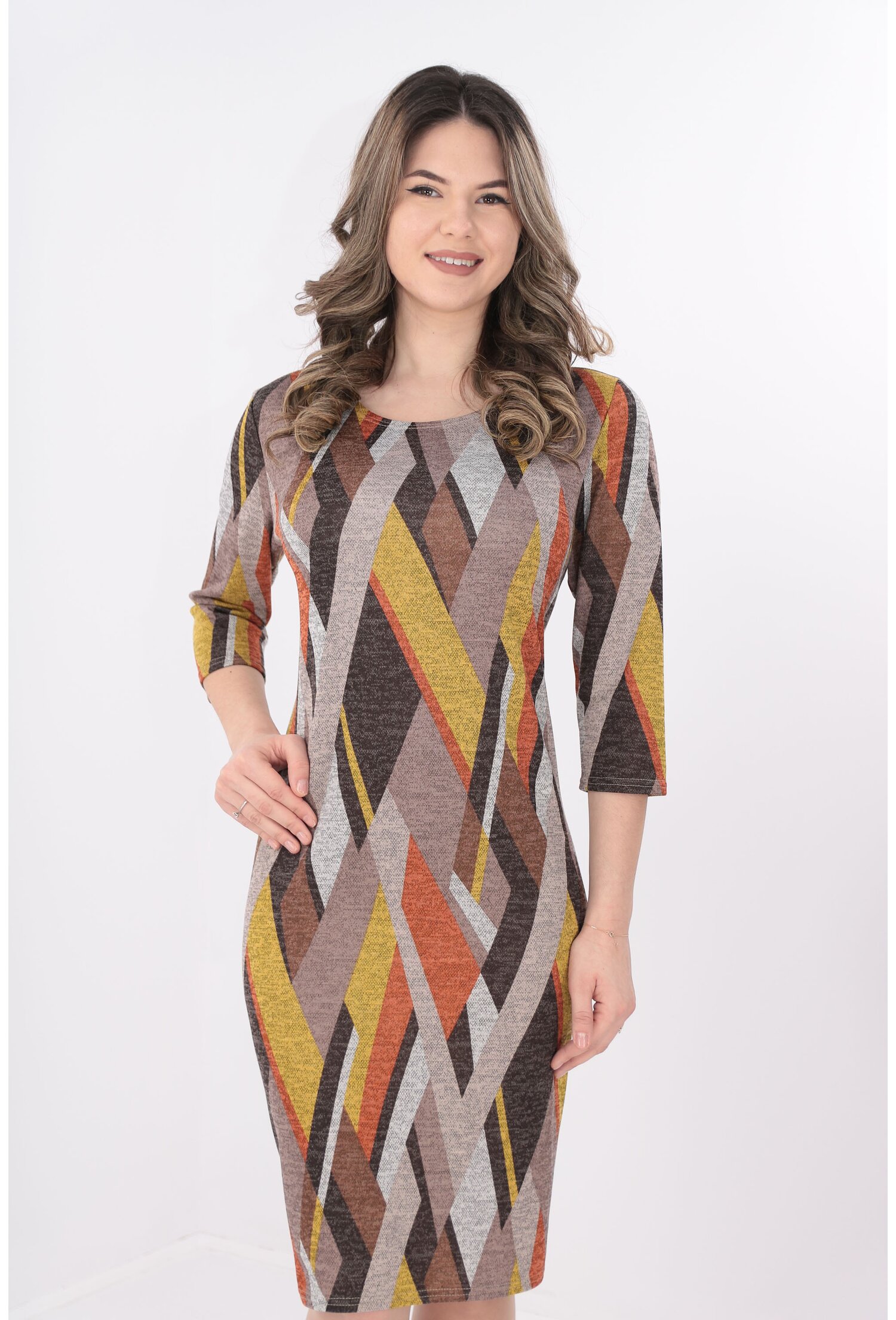 Rochie office cu print abstract mustar-maro