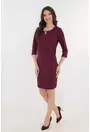 Rochie office grena cu accesoriu argintiu la decolteu