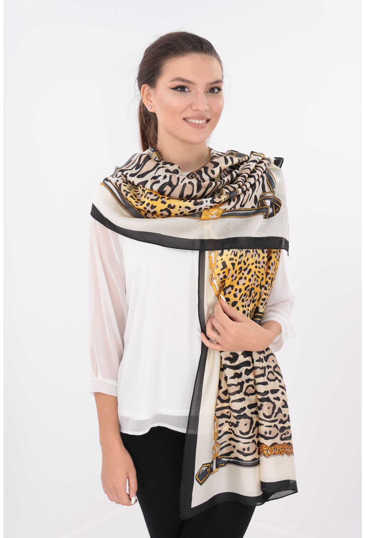 Sal fin cu animal print bej
